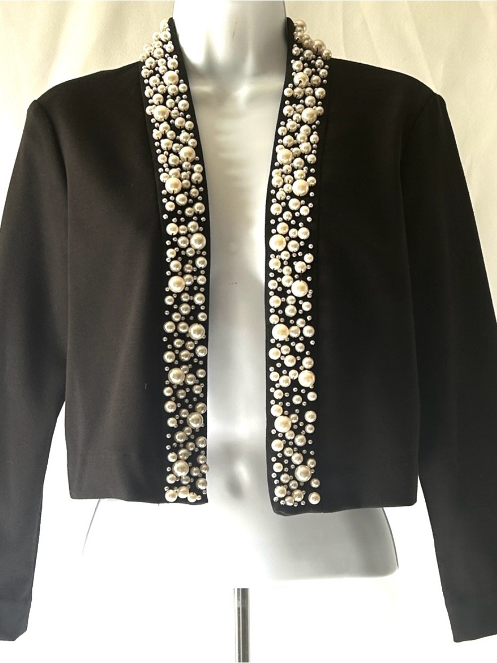 Calvin Klein Women’s Medium Black Sweater White Pearl Trim Crop Length Top